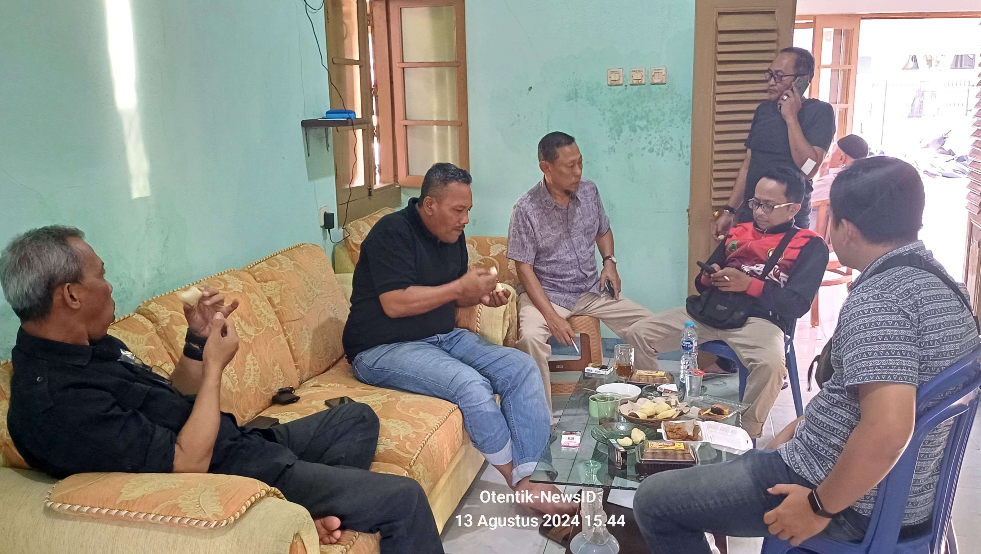 Tim pemenangan calon Bupati Kuningan, Tuti Andriani