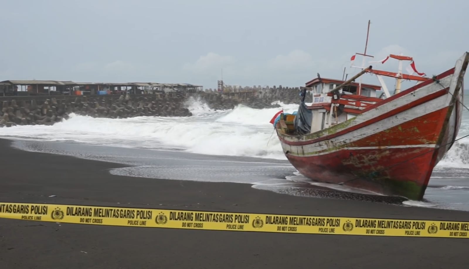 Kapal nelayan asal Banten  yang diduga menghilang di perairan Glagah, Kulonprogo, Yogyakarta.