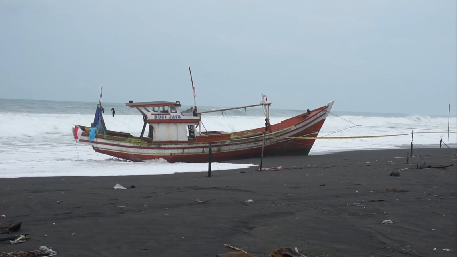 Kapal nelayan asal Banten yang diduga menghilang di perairan Glagah, Kulonprogo, Yogyakarta.