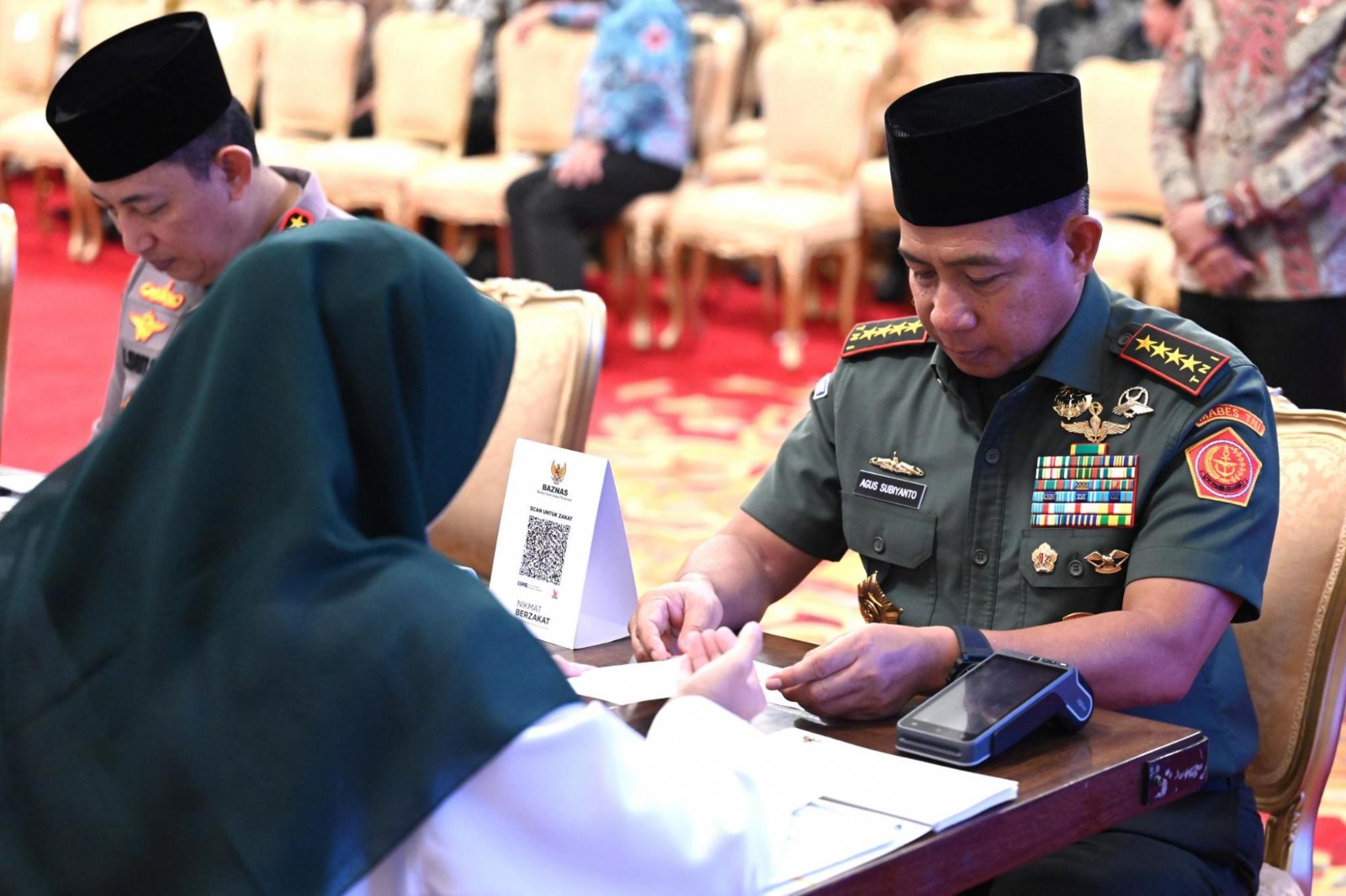 Panglima TNI Jenderal TNI Agus Subiyanto, S.E., M.Si. saat menghadiri acara Penyerahan Zakat kepada Baznas Tahun 2024.