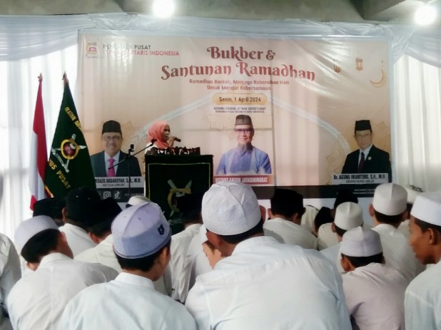 Sri Esti Sumiati Apung, saat menyampaikan pidato sambutan