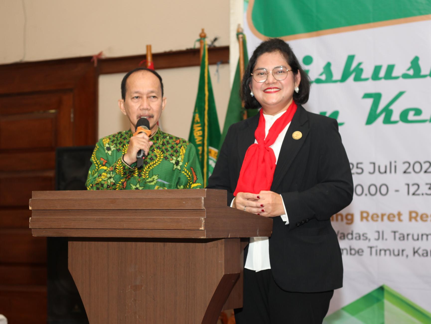 Dr. Juniety Dame Purba (Kanan) bersama Fadli Icsanul Husein, saat Diskusi Hukum Waris